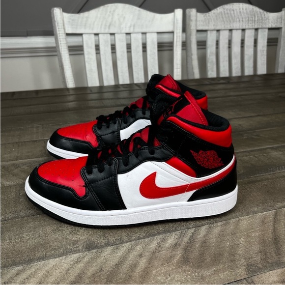 Nike Air Jordan 1 Mid Bted Toe Sneakers Sz 10 - Picture 2 of 5